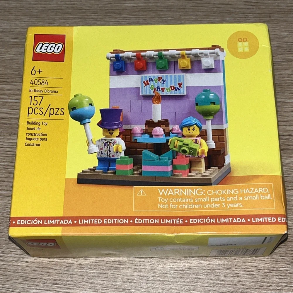 Lego BIRTHDAY DIORAMA 40584 Party Balloons Cake Camera SEALED *Box Damage* NEW